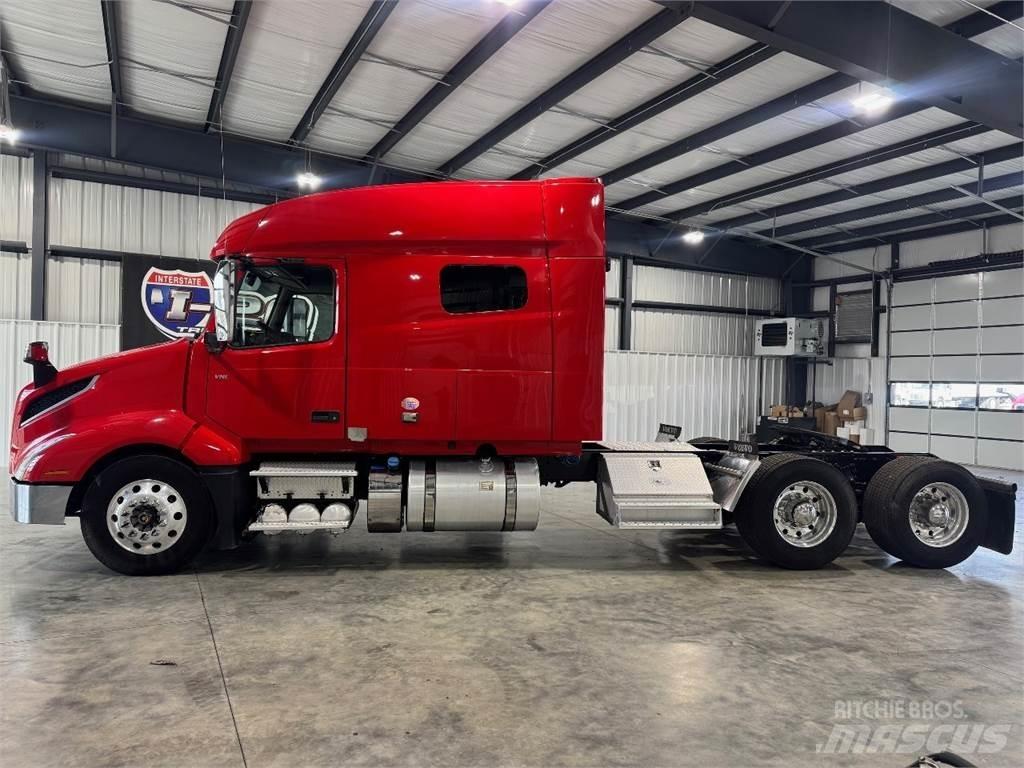 Volvo VNL730 Camiones tractor