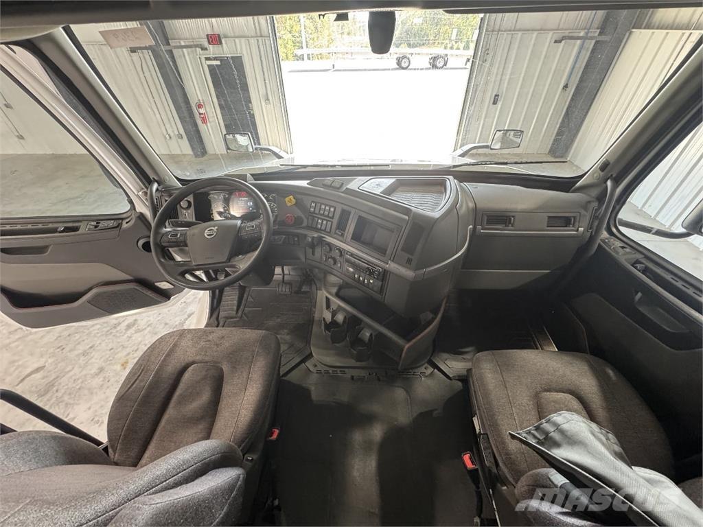 Volvo VNL760 Camiones tractor