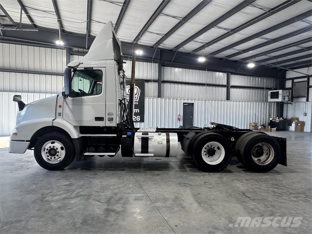 Volvo VNM Camiones tractor