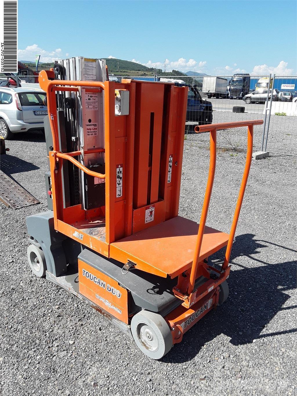 JLG Toucan duo Plataformas con jaula de elevación