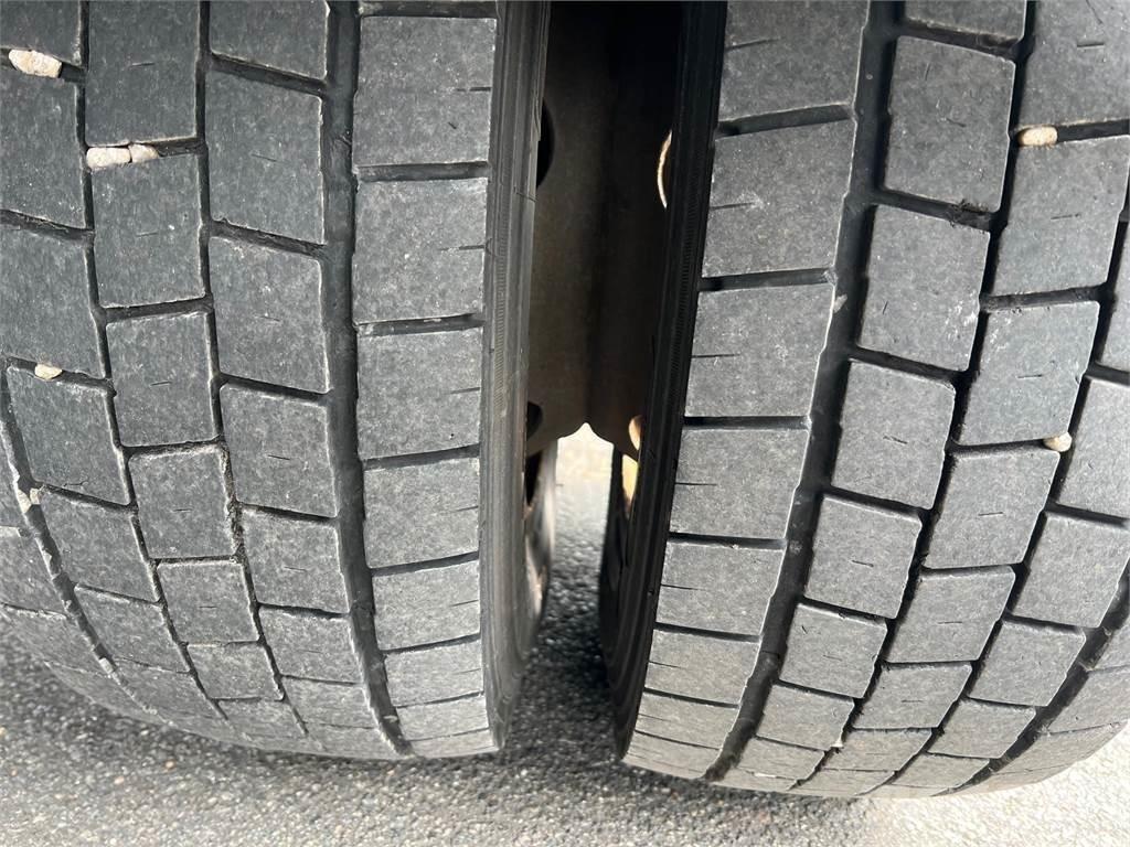 MAN TGL 12.220 Camiones con caja de remolque