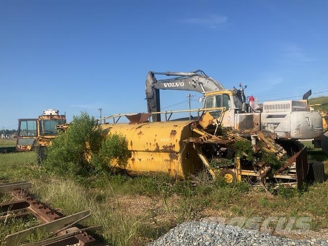 CAT 613C Camiones cisterna