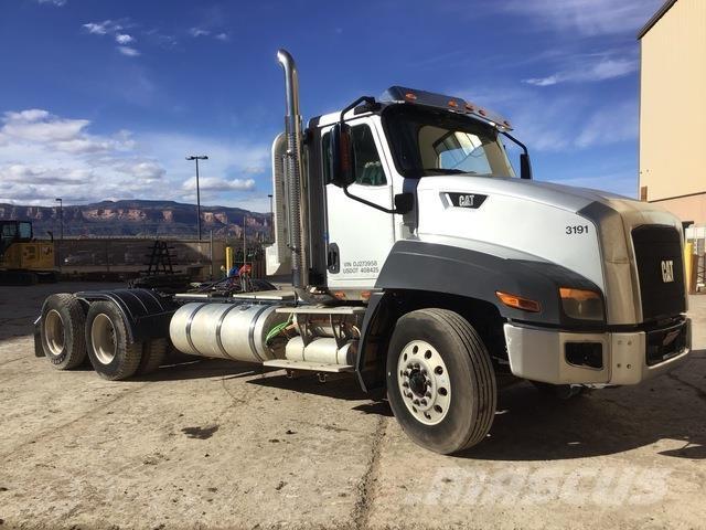 CAT CT660 Camiones tractor