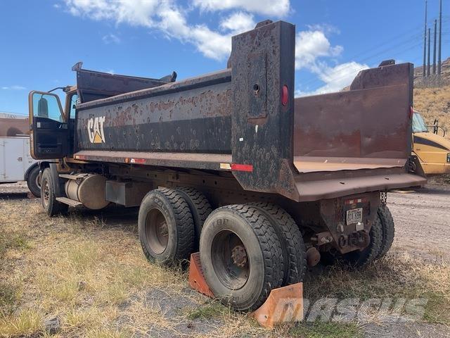 CAT CT660S Bañeras basculantes usadas