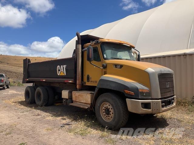 CAT CT660S Bañeras basculantes usadas