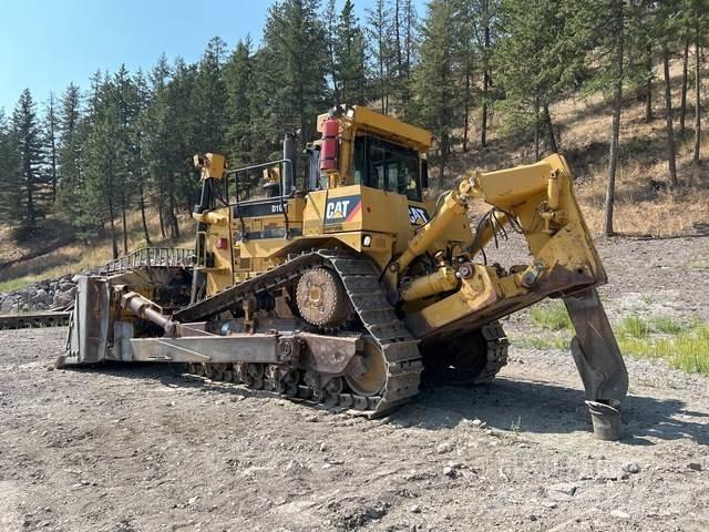 CAT D10T Buldozer sobre oruga