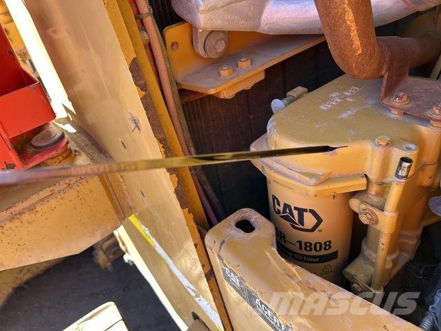 CAT D10T Buldozer sobre oruga