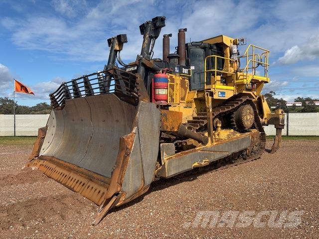 CAT D10T Buldozer sobre oruga