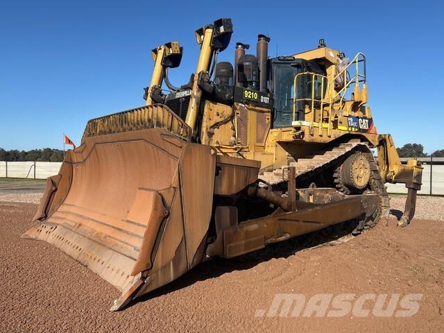 CAT D10T Buldozer sobre oruga
