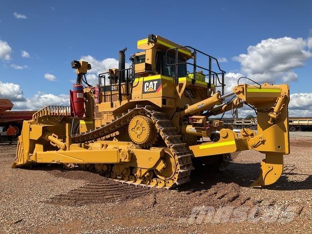 CAT D10T Buldozer sobre oruga