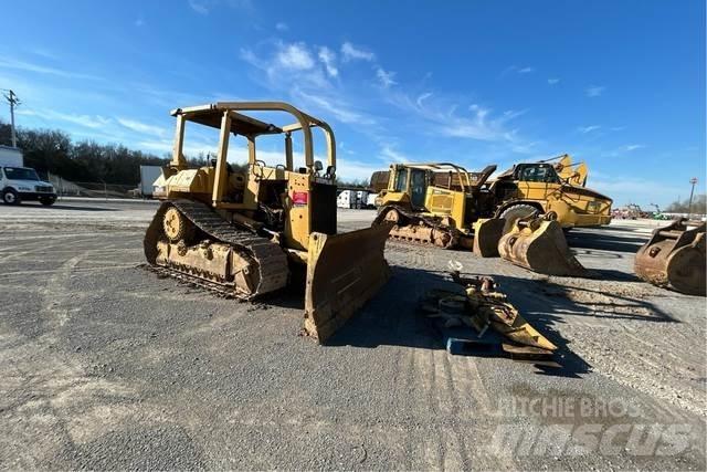 CAT D5H Buldozer sobre oruga