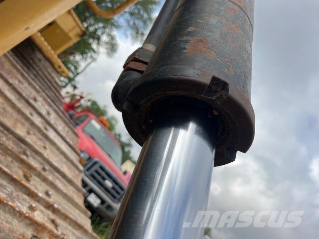 CAT D6T LGP Buldozer sobre oruga