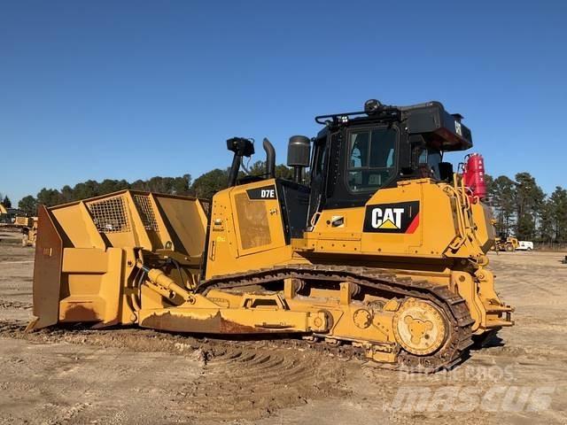 CAT D7E Buldozer sobre oruga