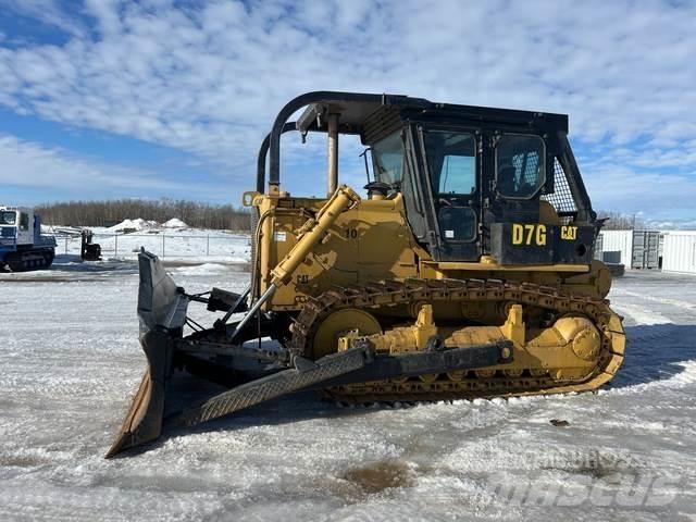 CAT D7G Buldozer sobre oruga