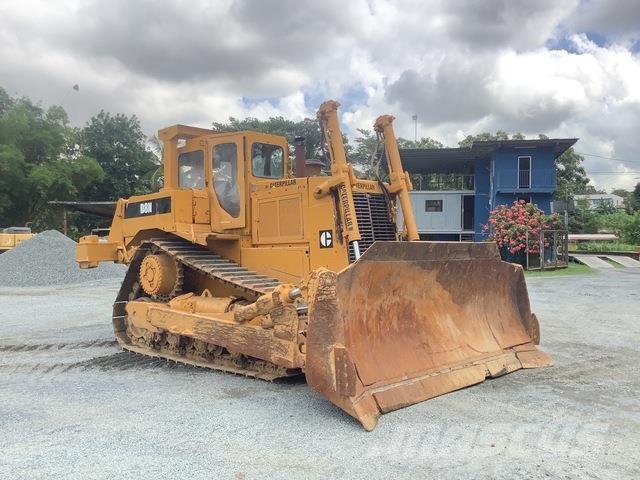 CAT D8N Buldozer sobre oruga