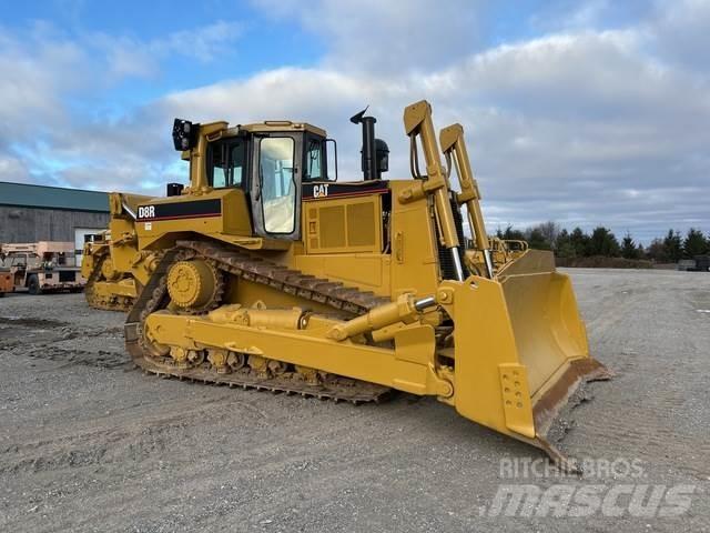 CAT D8R Buldozer sobre oruga