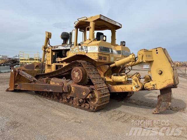 CAT D8R Buldozer sobre oruga