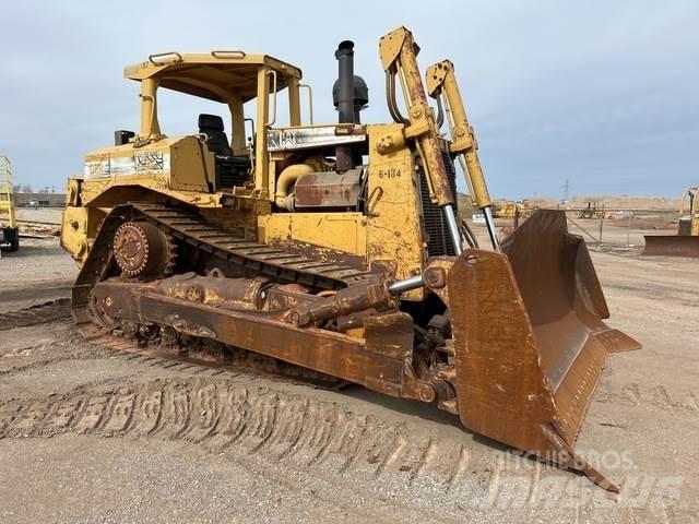 CAT D8R Buldozer sobre oruga