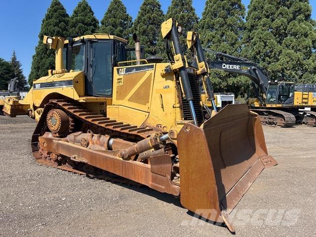 CAT D8T Buldozer sobre oruga