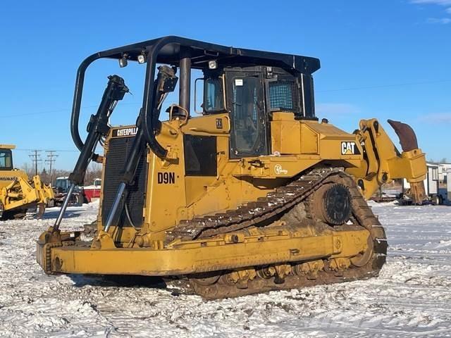 CAT D9N Buldozer sobre oruga