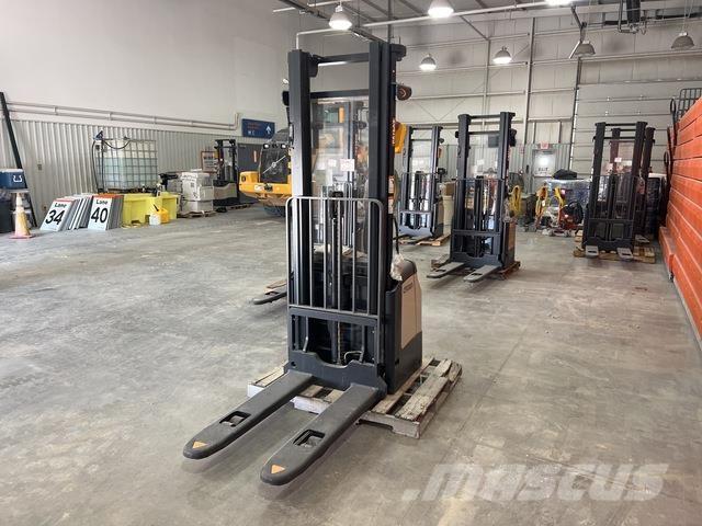 Crown ES 4000 Apiladoras eléctricos