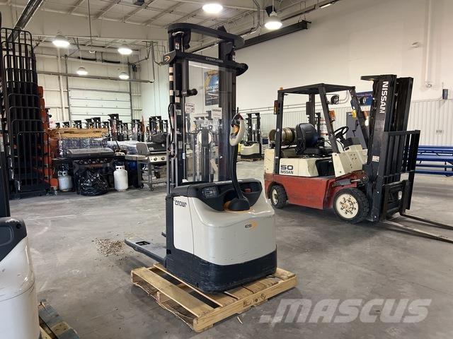 Crown ES 4000 Apiladoras eléctricos