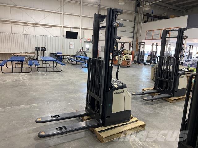 Crown ES 4000 Apiladoras eléctricos