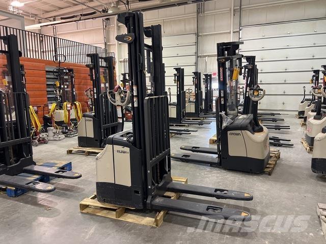 Crown ES 4000 Apiladoras eléctricos