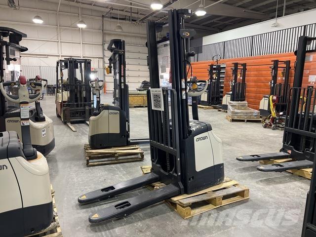 Crown ES 4000 Apiladoras eléctricos