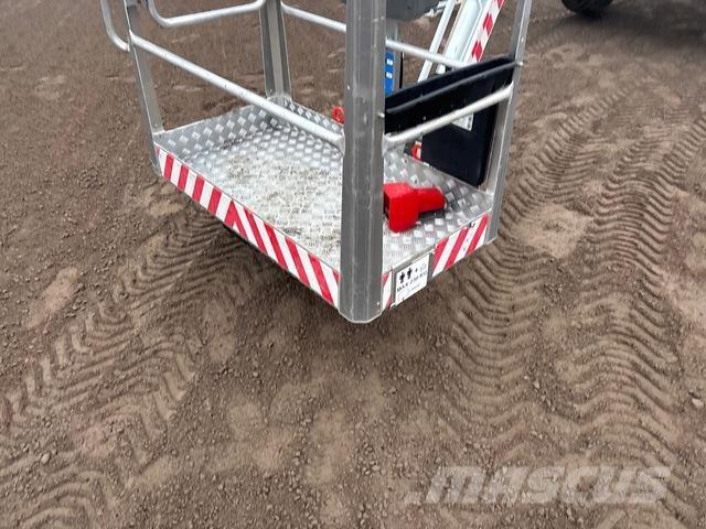 Dino 220RXT Plataformas con brazo de elevación manual