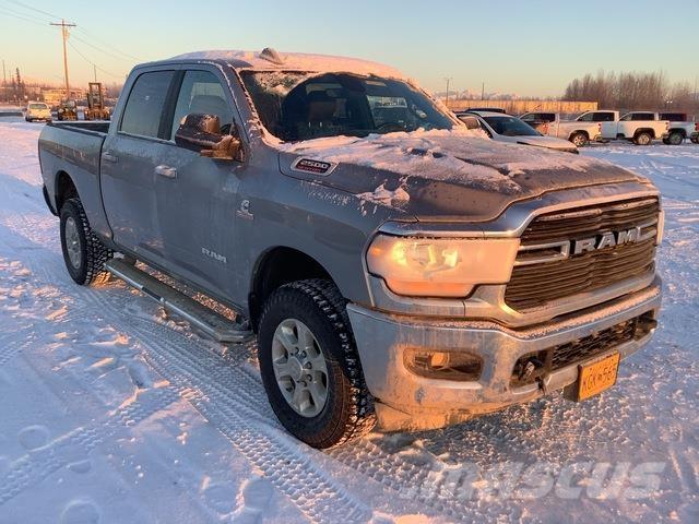 Dodge 2500 Caja abierta/laterales abatibles