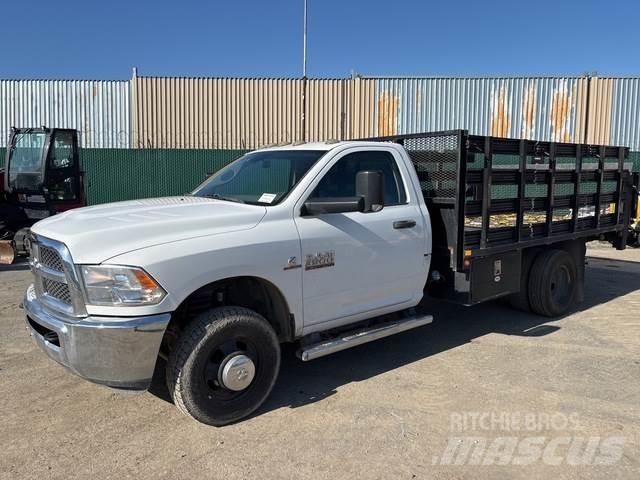 Dodge 3500 Camiones de cama baja