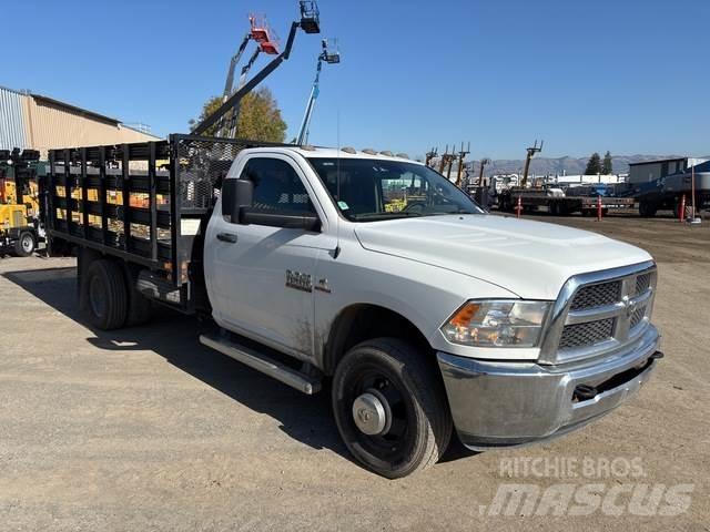 Dodge 3500 Camiones de cama baja