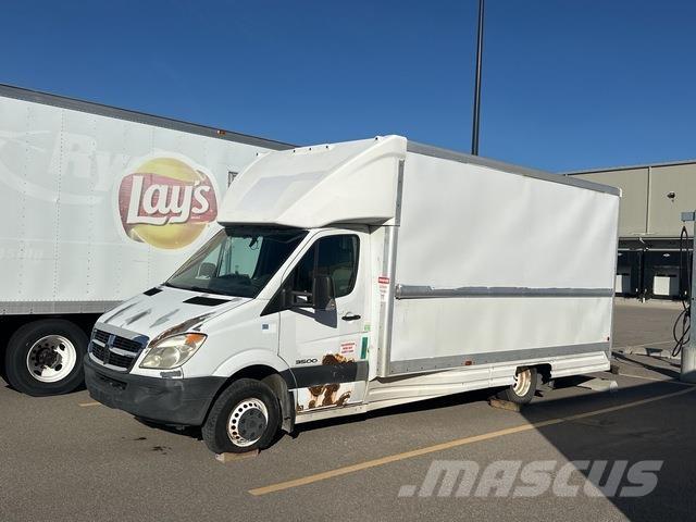 Dodge 3500 Camiones con caja de remolque