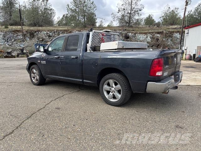 Dodge Ram 1500 Caja abierta/laterales abatibles