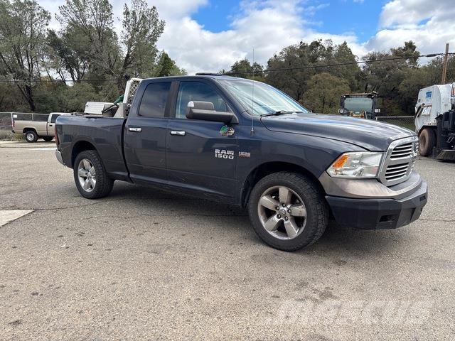 Dodge Ram 1500 Caja abierta/laterales abatibles