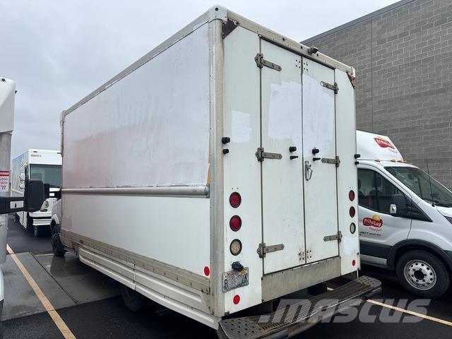 Dodge Sprinter Camiones con caja de remolque