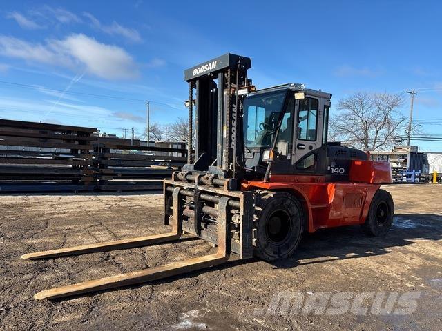 Doosan D140S-7 Montacargas - otros