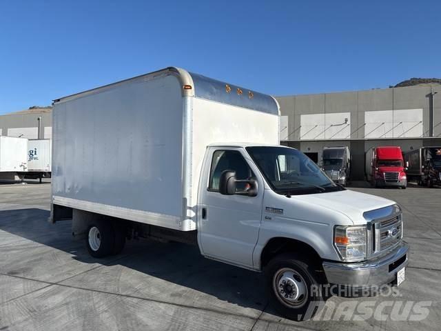 Ford  Camiones con caja de remolque