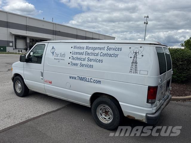 Ford  Camiones con caja de remolque