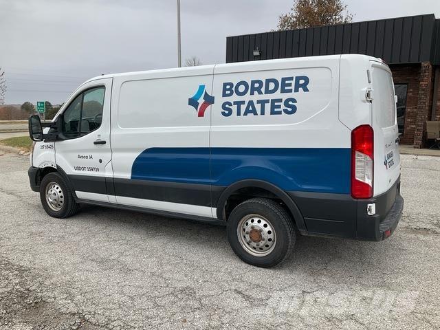 Ford  Camiones con caja de remolque