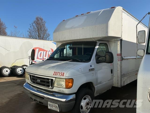 Ford E-350 Vehículos de caha cerrada