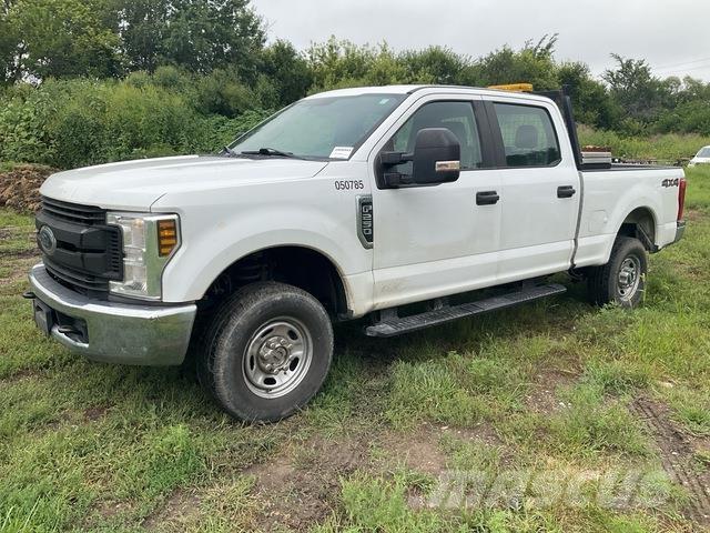 Ford F-250 Caja abierta/laterales abatibles