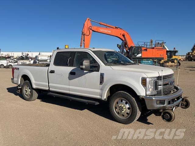 Ford F-250 Caja abierta/laterales abatibles