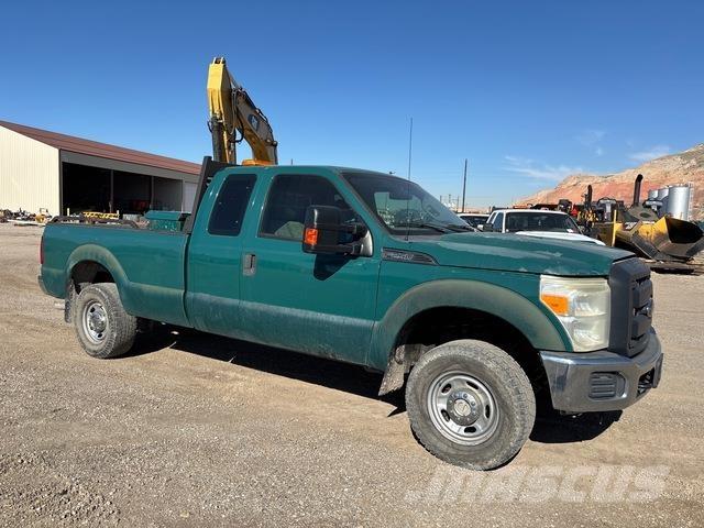 Ford F-250 Caja abierta/laterales abatibles