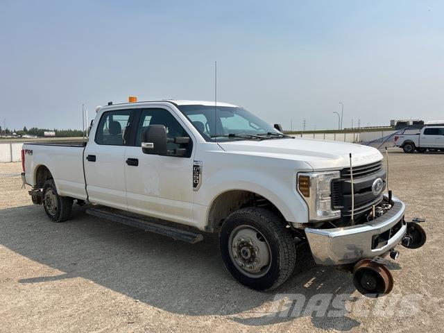 Ford F-350 Caja abierta/laterales abatibles