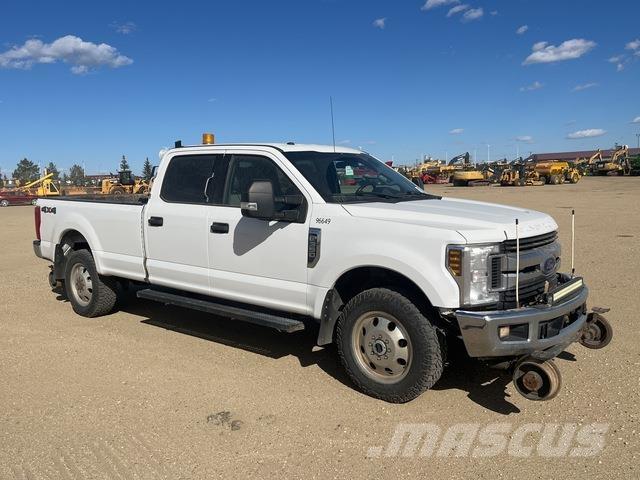 Ford F-350 Caja abierta/laterales abatibles