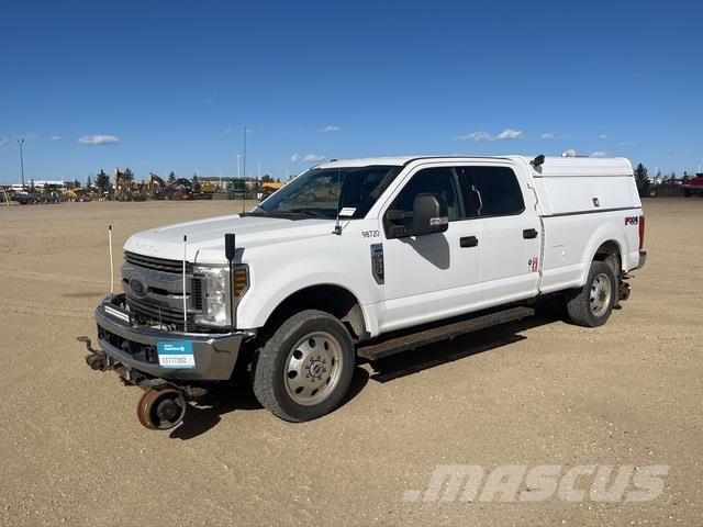 Ford F-350 Caja abierta/laterales abatibles