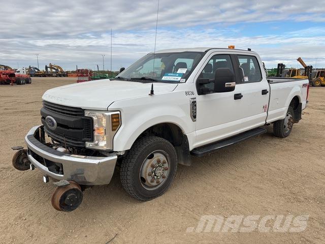 Ford F-350 Caja abierta/laterales abatibles