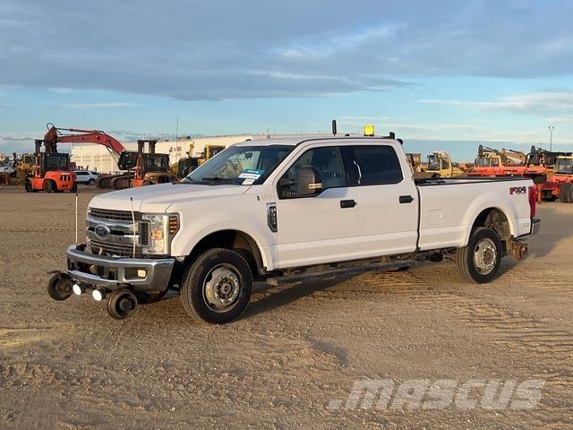Ford F-350 Caja abierta/laterales abatibles